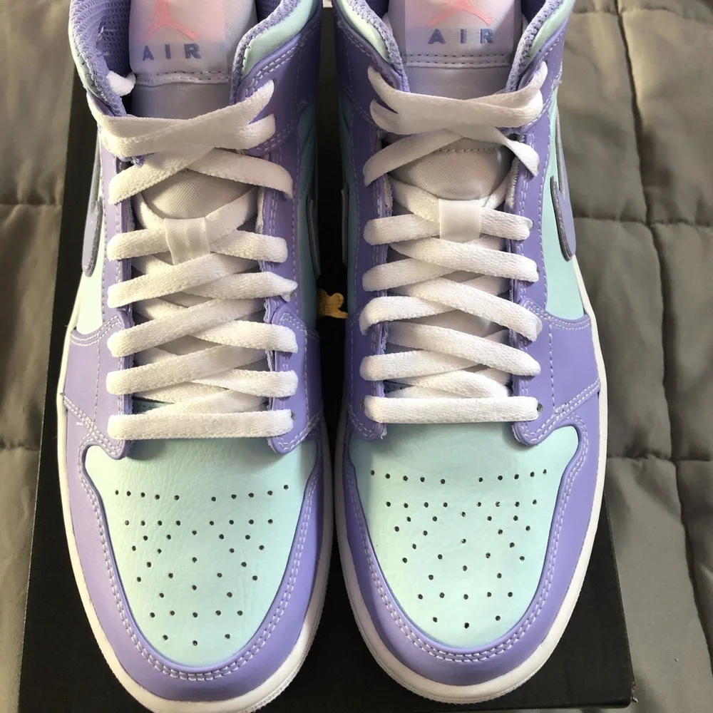 Jordan 1 Mid Purple Pulse/Arctic Punch - Picture 11 of 16